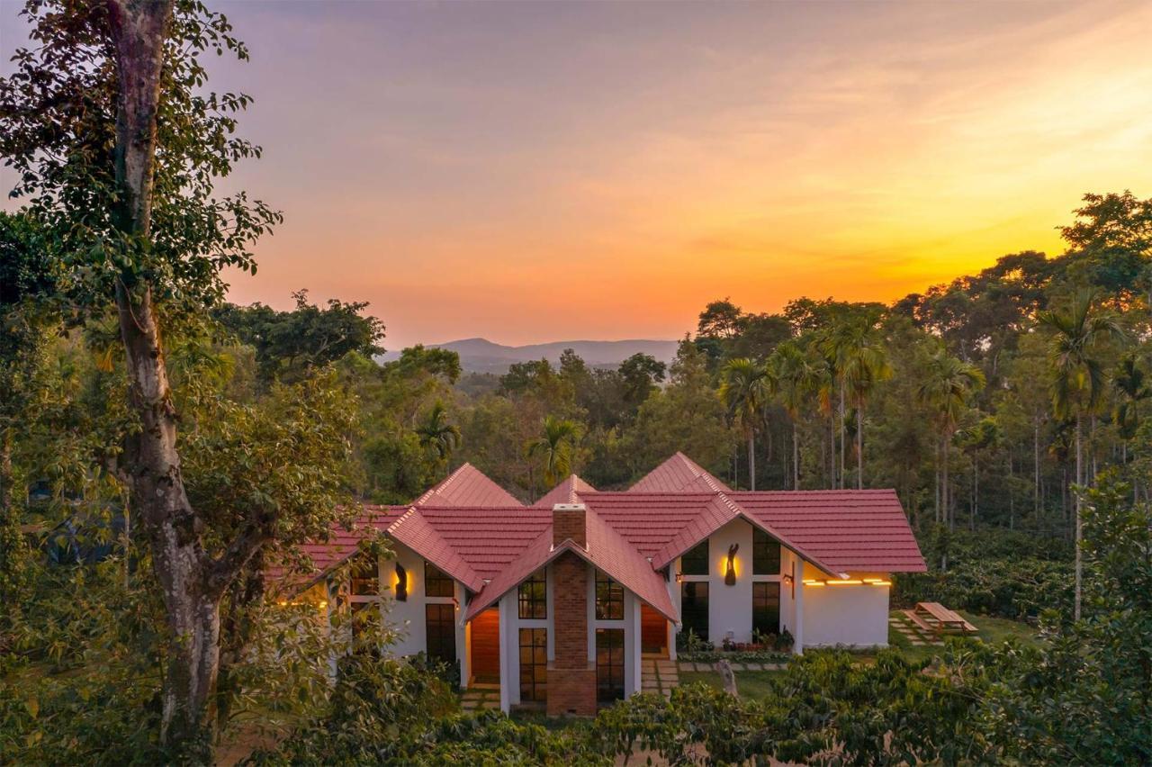Stayvista At Cicada Chikmagalur 2Bhk Breakfast Included With Amazing View Экстерьер фото
